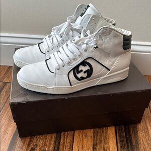 Men’s Gucci sneaker 10.5